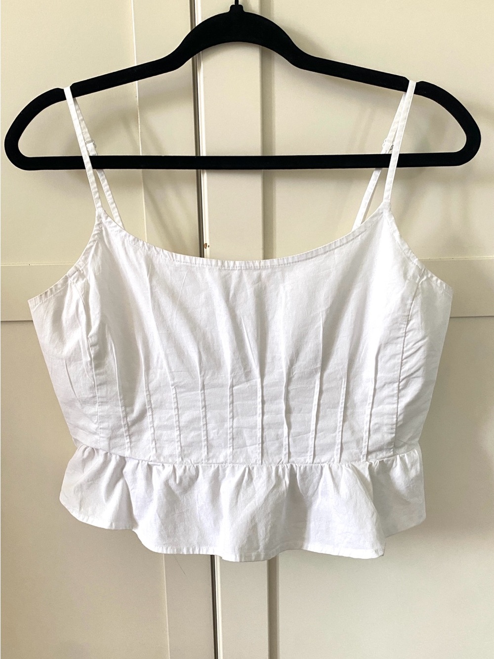 American Eagle White Peplum Top with Thin Straps | Minimalist Coastal Size M